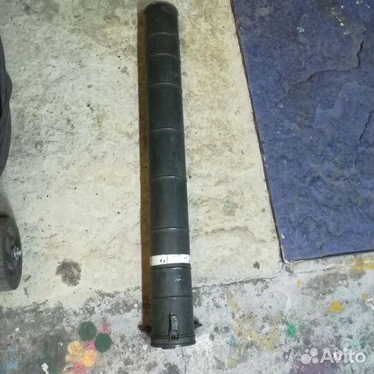 Железный тубус, кофр. Возможно от чего то военного