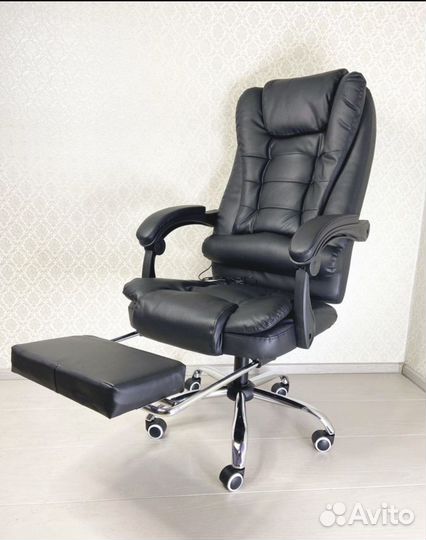 Офисное кресло руководителя