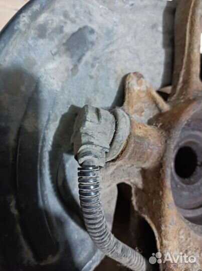 Кулак поворотный передний левый Audi A4 b5 рест