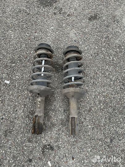 Передние стойки golf 2