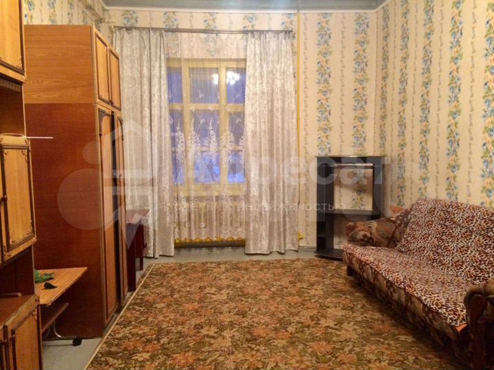 Комната 24 м² в 5-к., 1/3 эт.