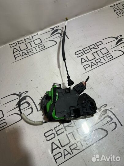 Замок двери передний левый Kia Ceed JD D4FB 2013