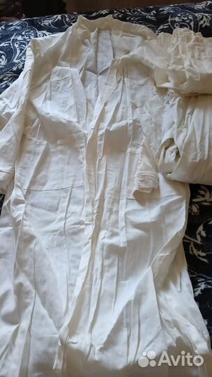 Белый медицинский халат