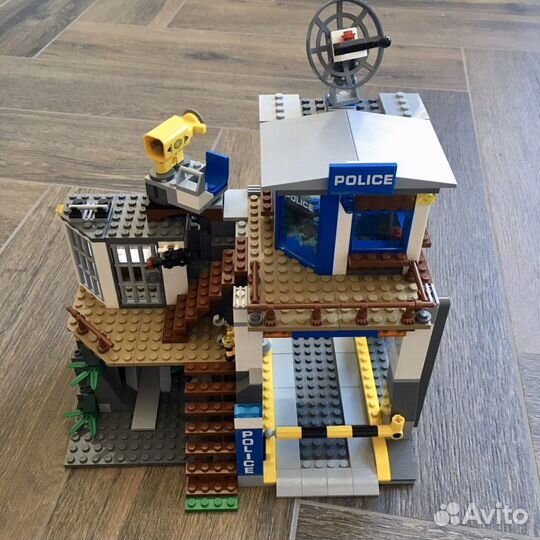 Lego City 60174 Mountain Police Headquarters