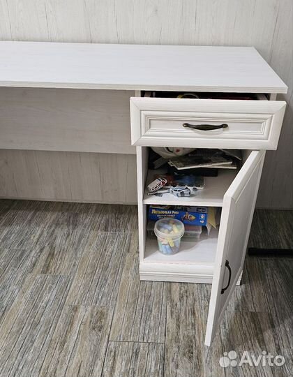 Стол письменный