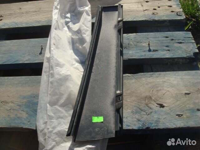 Фольцваген Джетта Накладка двери зад право 11-нв