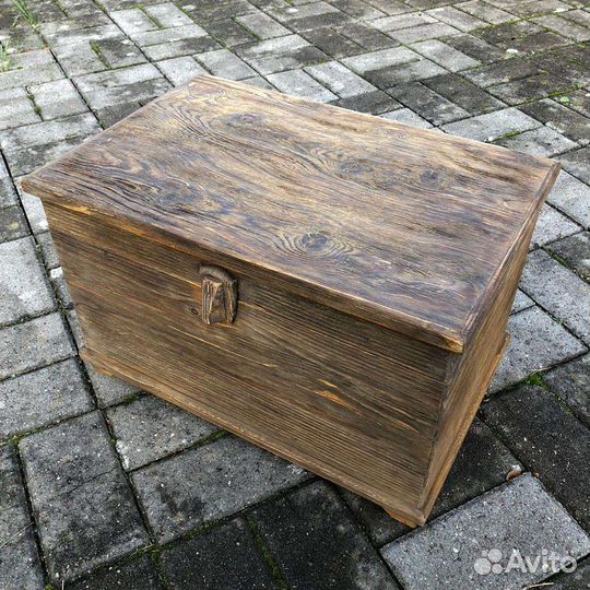 Сундук деревянный
