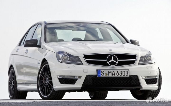 Передний бампер AMG для Mercedes W204 c 2012