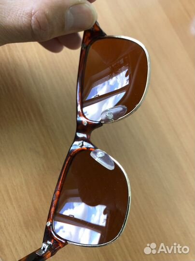 Солнцезащитные очки типа wayfarer