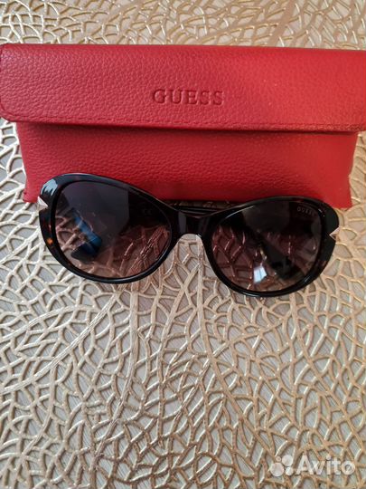 Солнцезащитные очки женские guess