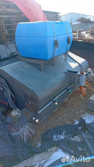 Щетка подметальная с бункером, с боковыми щетками