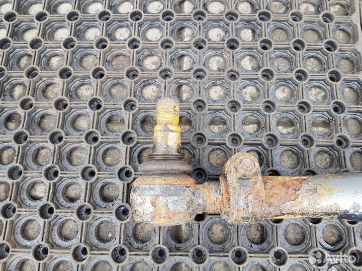 Тяга рулевая поперечная