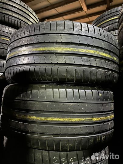 Pirelli P Zero PZ4 265/35 R20