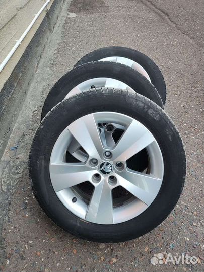 R15 Pirelli Cinturato P1 185/60, PCD 5x100 DIA 57.1