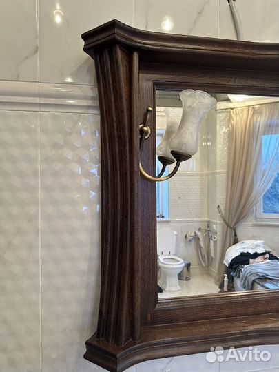 Зеркало настенное с двумя светильниками