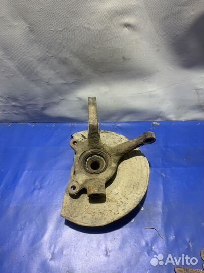 Поворотный кулак правый mitsubishi galant e32a