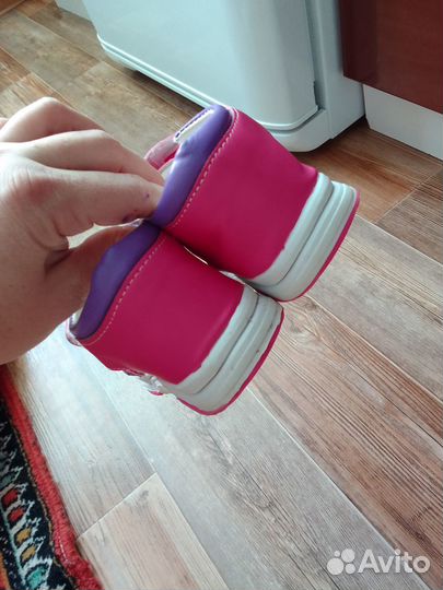 Сандали для девочки новые