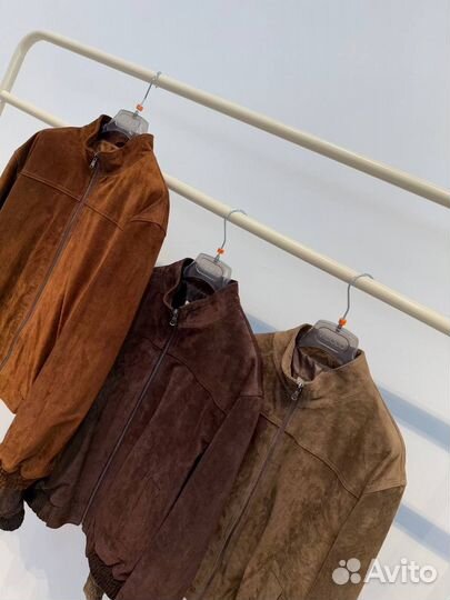 Бомбер из натуральной замши