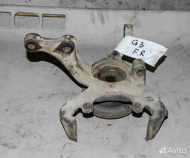 Кулак поворотный правый VW Golf 3