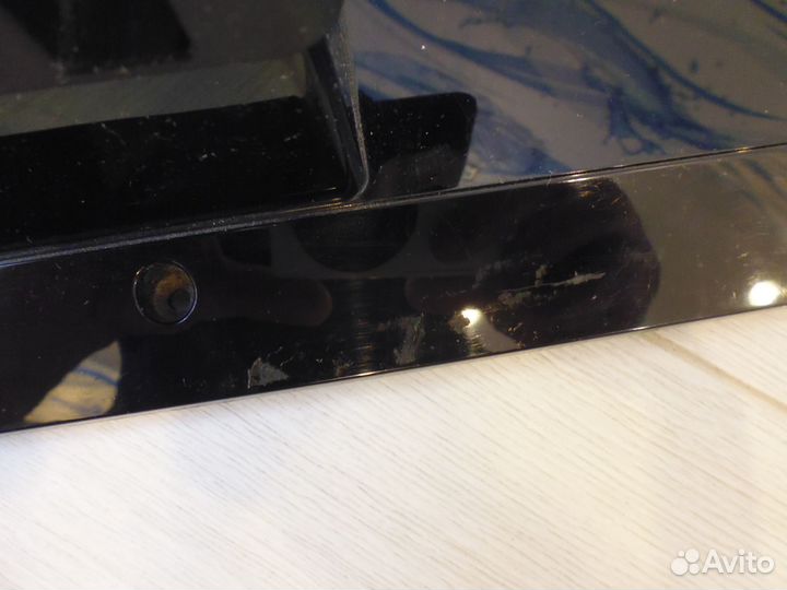 Подставка от LG 32LM580S с крепежом