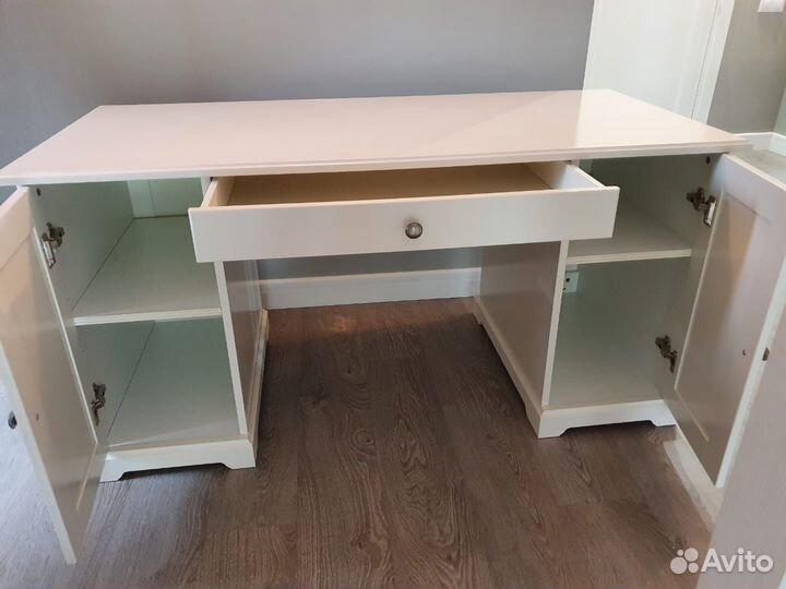 Письменный стол IKEA белый