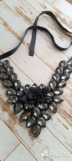 Украшение на шею. Колье