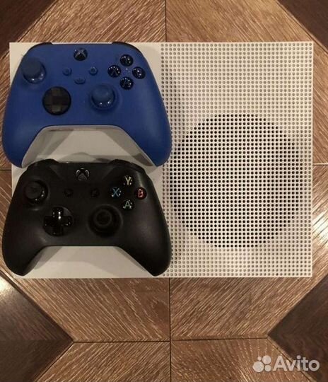 Xbox One S 1tb с играми