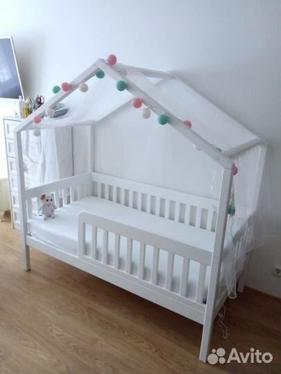 Детская кровать домик