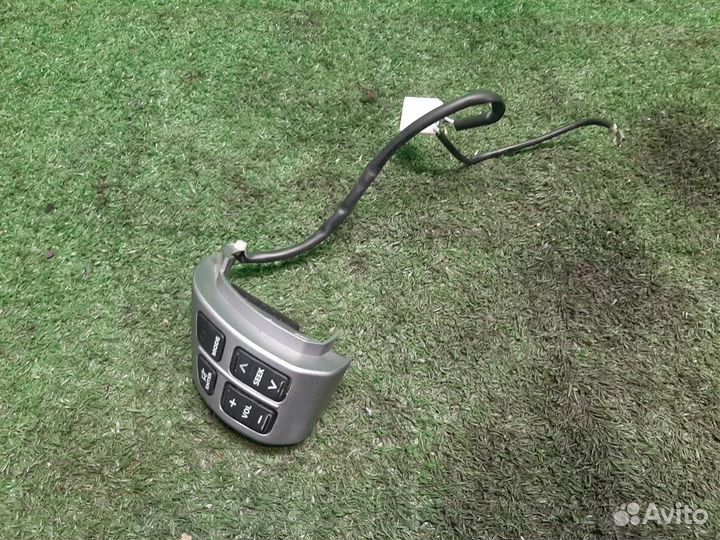 Кнопки мультимедиа на руль Suzuki SX4 2007