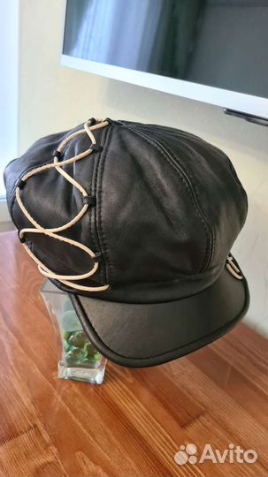 Кепка кожаная женская