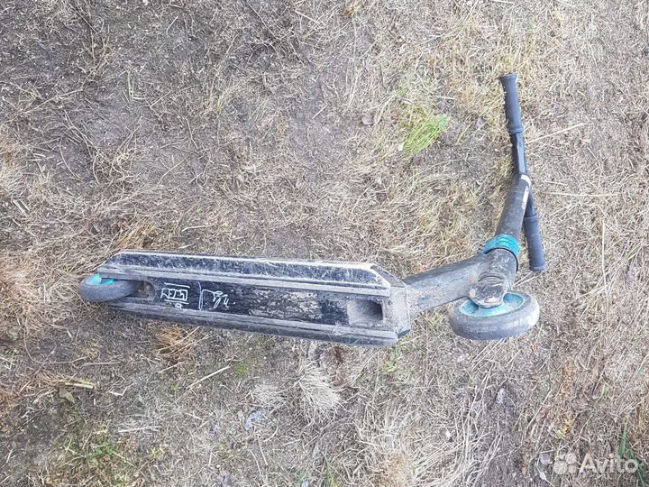 Трюковой самокат reaction