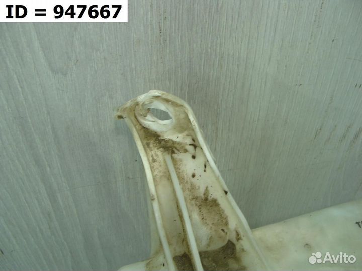 Бачок омывателя Toyota Camry