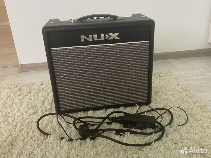 Гитарный комбоусилитель Nux Mighty 20 BT
