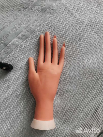 Тренировочная рука для маникюра