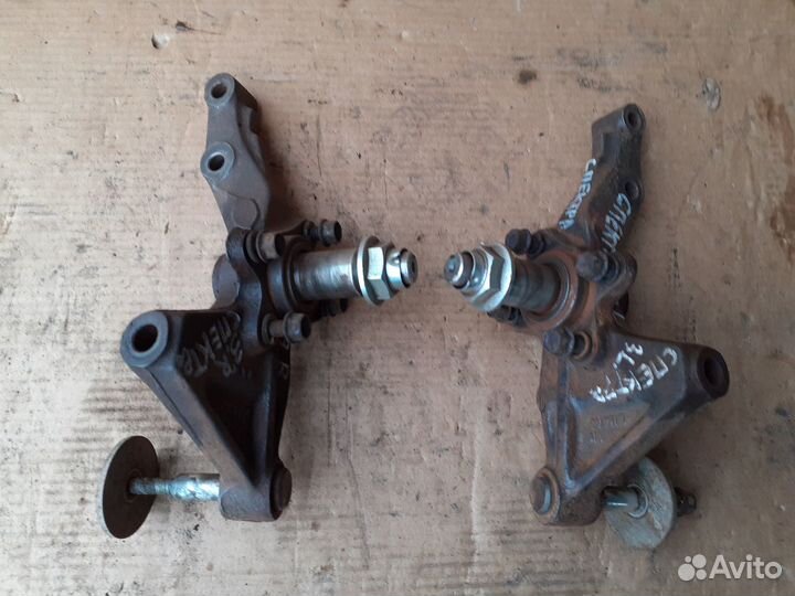 Поворотный кулак задний левый и правый Киа Спектр