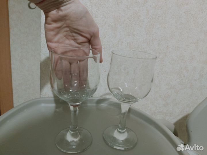 Бокалы, тарелки, корзина для фритюра