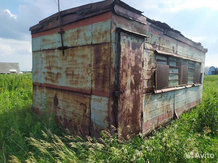 Металлический вагончик