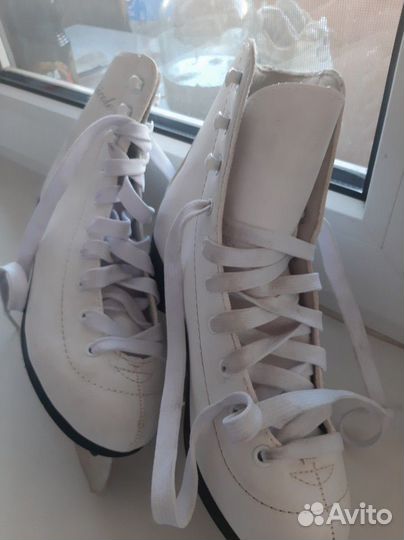 Коньки женские новые