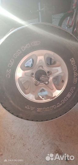 Kumho Road Venture AT 825 285/75 R16