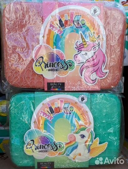 Набор косметики в чемодане для девочек