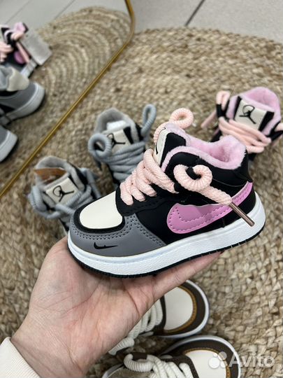 Детские кроссовки