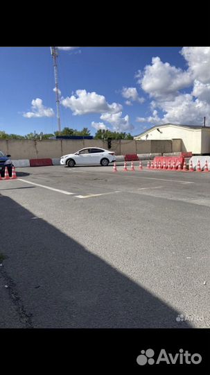 Автоинструктор по вождению автомобиля