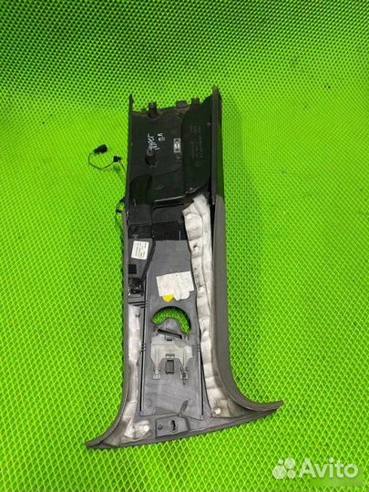 Обшивка стойки центральная левая Volkswagen