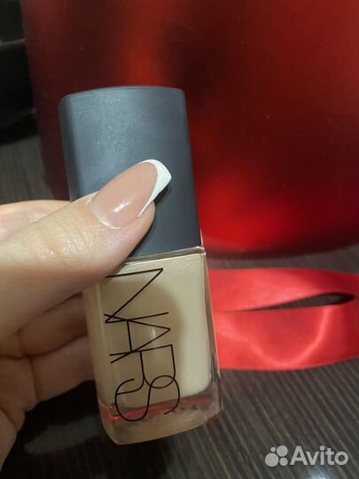 Тональное средство Nars