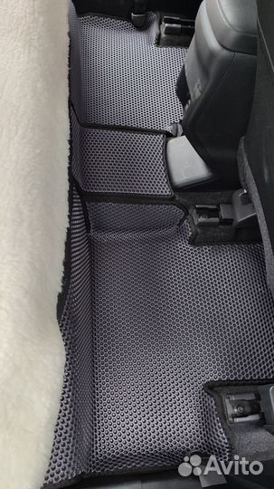 Комплект EVA ковриков на Toyota Raize с бортами