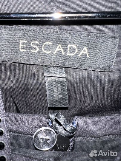 Escada женский костюм со стразами 46/48 размер