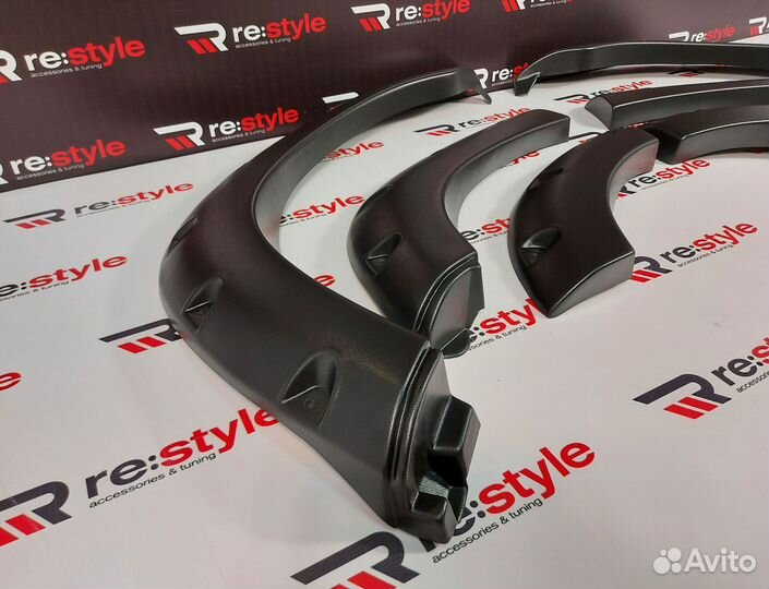 Фендера Toyota Land Cruiser 80 S1206