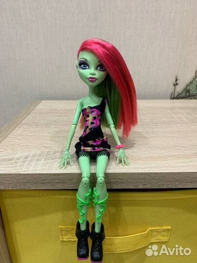 Кукла монстер хай Венера макфлайтрэп