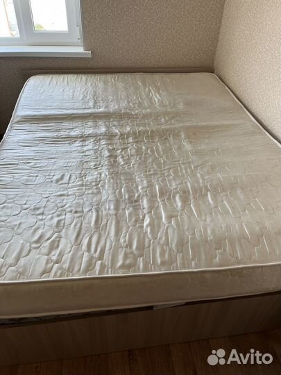 Продам матрац б/у 160х200