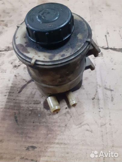 Бачок гура Renault Logan